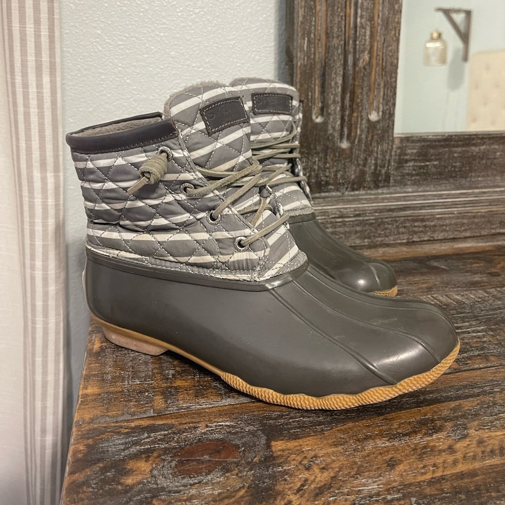 WOMEN’S SALTWATER DUCK BOOTS GRAY & WHITE